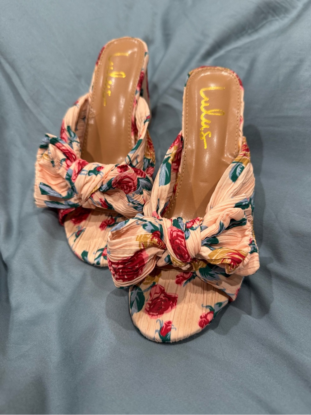 Lulu’s floral bow block heel 7